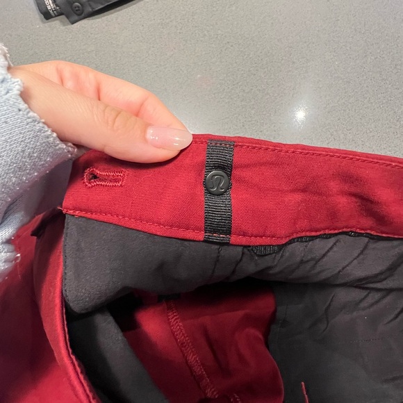 Perfect condition Lululemon Commission Short Classic 7 inch - Picture 3 of 3